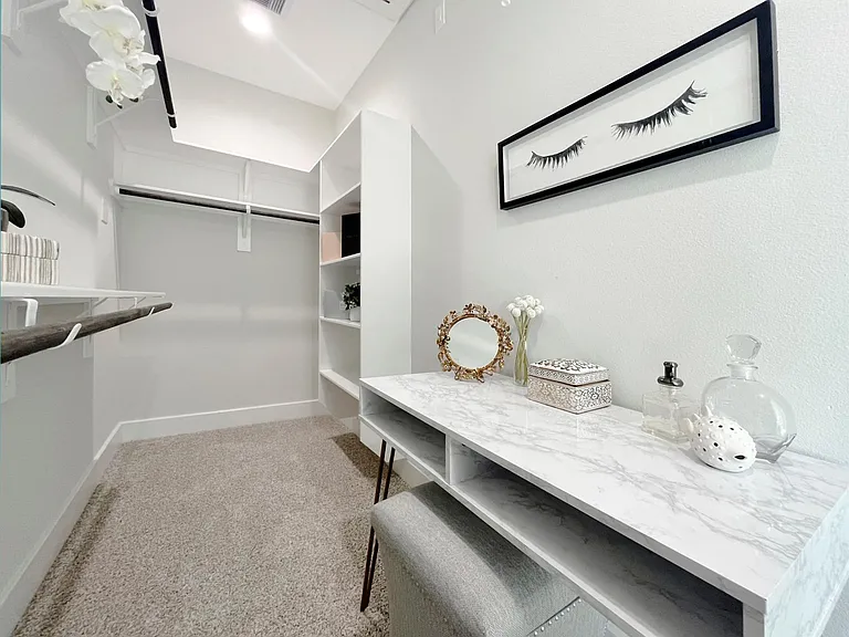 8318 Curry Rd — Photo 12