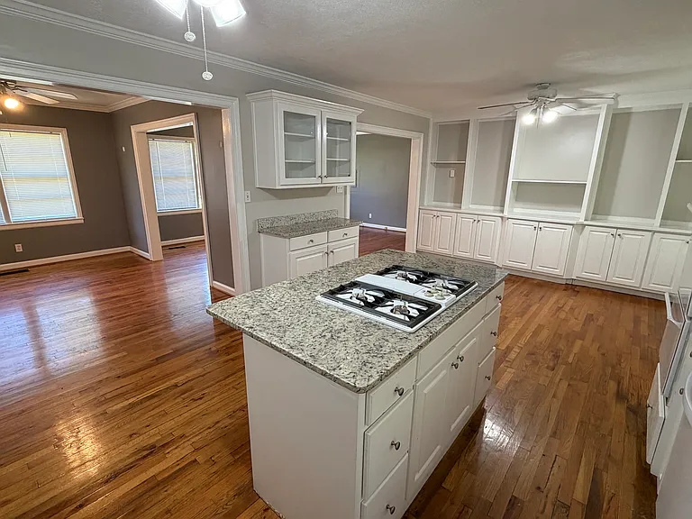 4511 Summerville Rd — Photo 11