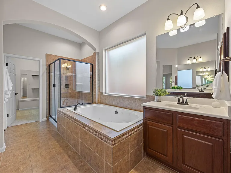 1303 Quiet Creek Dr — Photo 16