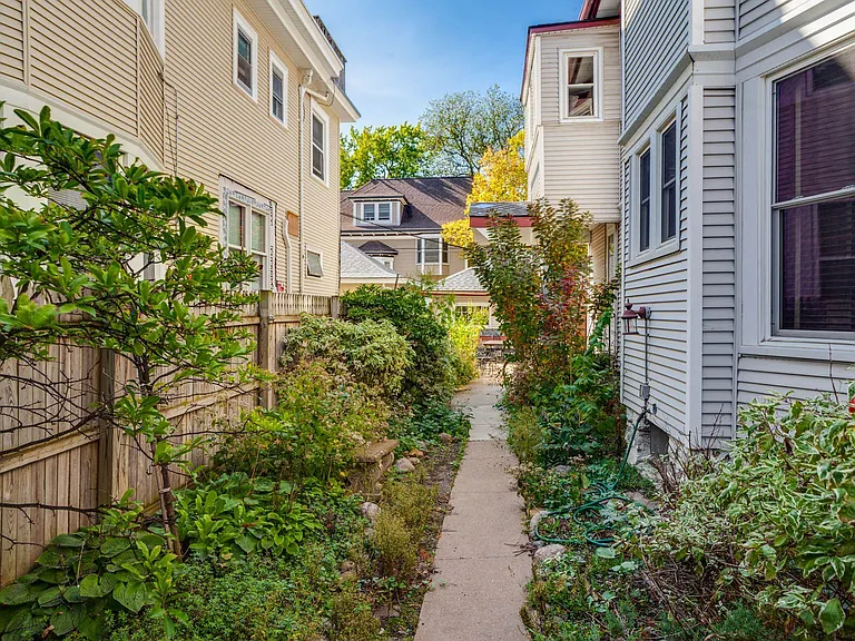 3040 James Ave S #1 — Photo 16