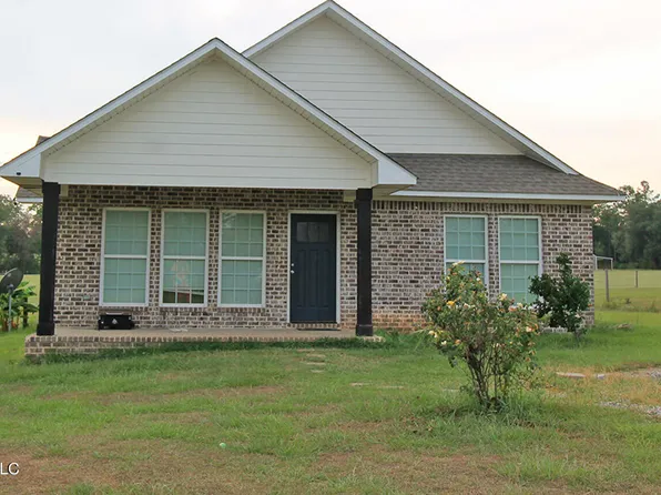 137 Pineview Dr, Lucedale, MS 39452