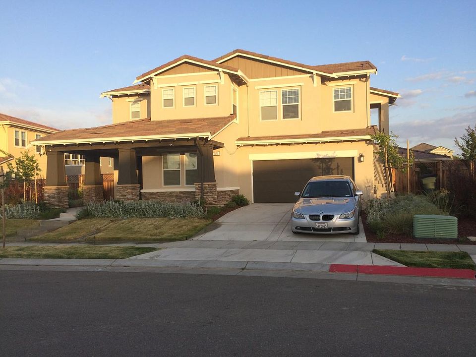 1st image of 670 N Plumas Dr