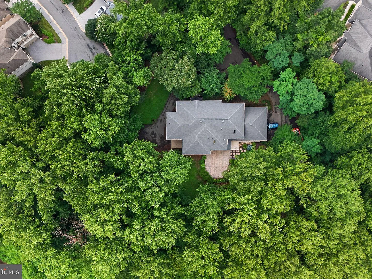 8 bed, 6.5 bath, 7626 sqft, $13,000 — Photo 2