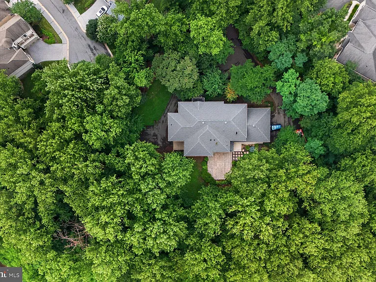 8309 Old Seven Locks Rd — Photo 2