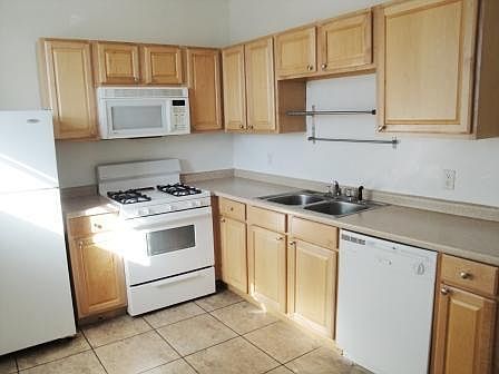 2nd image of 5568 Waterman Blvd APT 2W