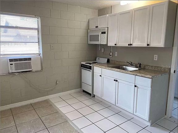 4th image of 1854 Debbie St #B