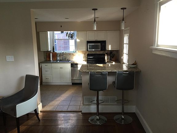 5th image of 3340 Royal Pl