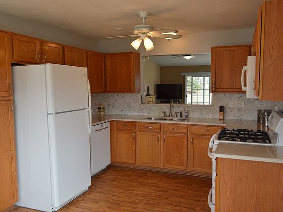 3rd image of 4135 Doe Ct