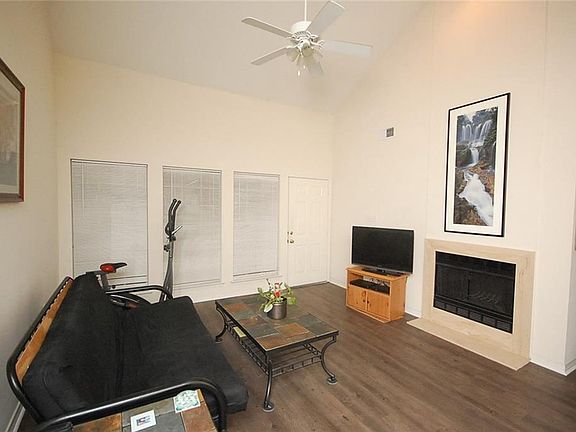 3rd image of 422 Cedarwood Dr #422