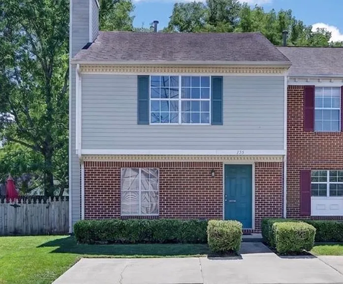 755 Huntly Dr — Photo 1