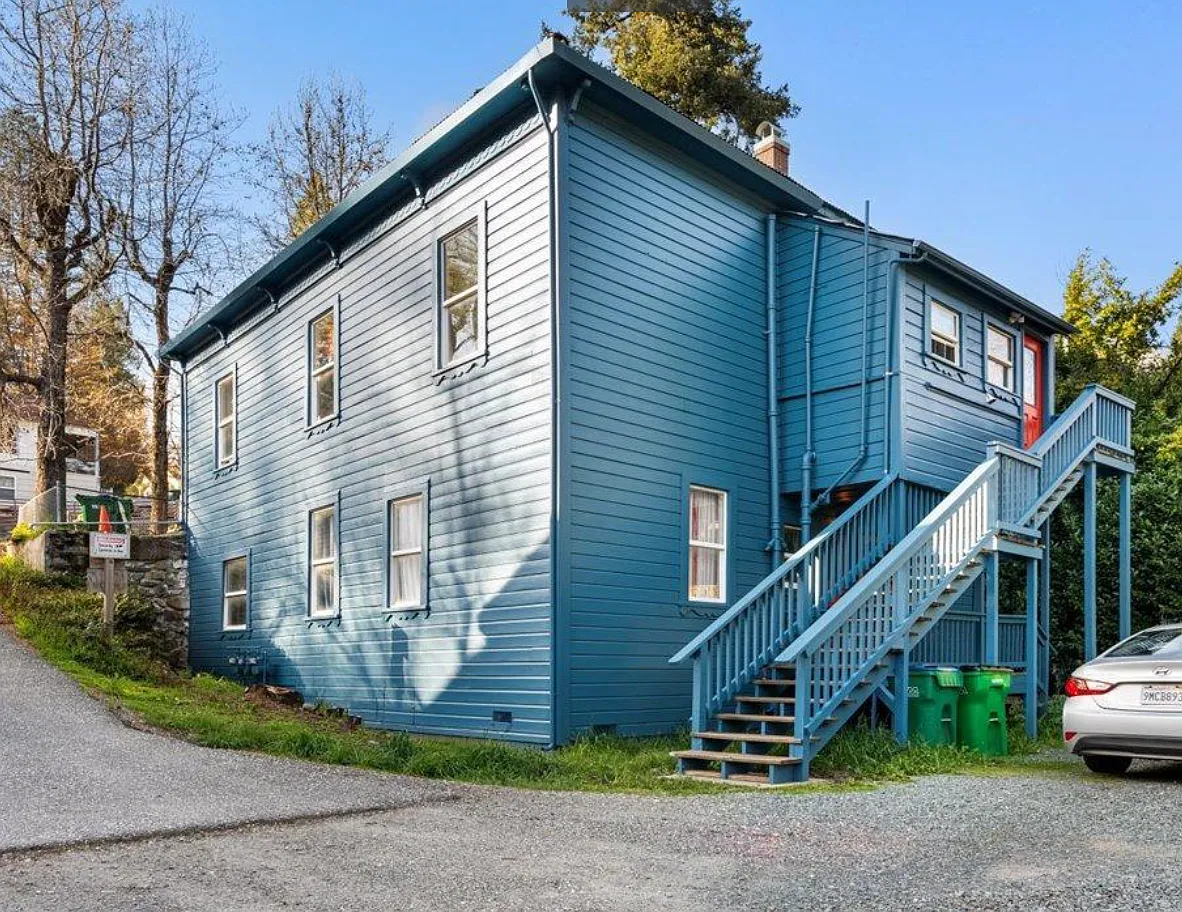 3 bed, 1100 sqft, $2,150 — Photo 3