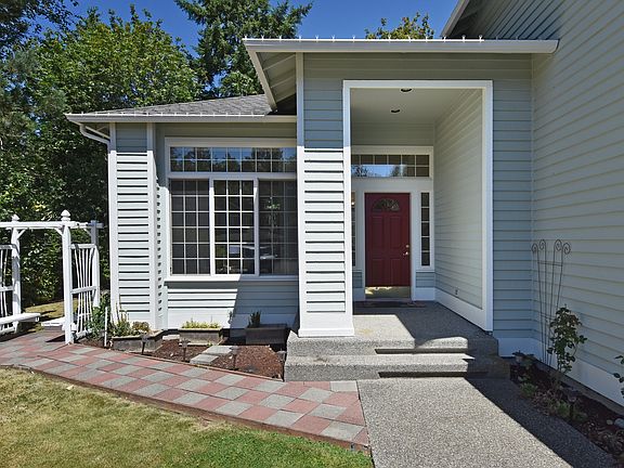 2nd image of 9416 135th Pl NE