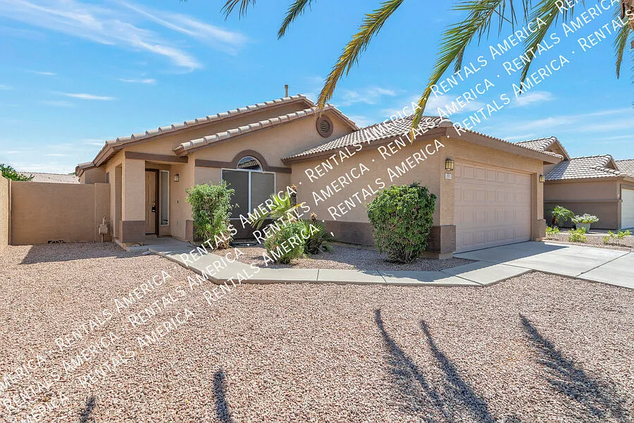 3 bedroom, 2 bath home PLUS Den in Rancho Del Verde — Photo 2