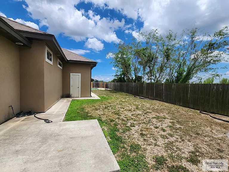 2521 Los Portales Dr — Photo 34