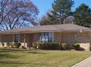 811 S Bateman Rd, Fairfield, TX 75840