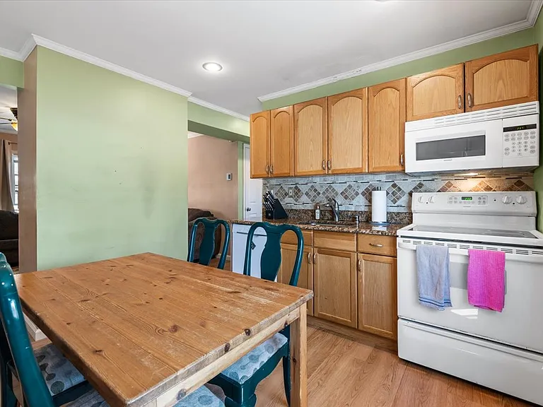 7 Chickadee Ln — Photo 2