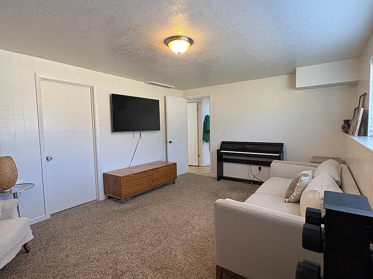 7916 S 860 E — Photo 18