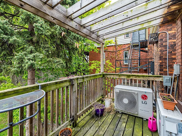 144 Bold St #UPPER — Photo 29