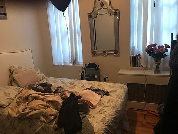 5th image of 160 E 85th St APT 3R