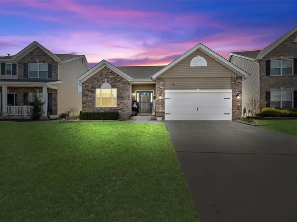 3456 Harbor Crossing Dr, Saint Charles, MO 63301