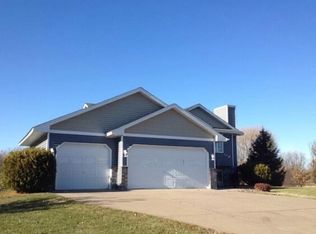 10570 58th St NE, Albertville, MN 55301