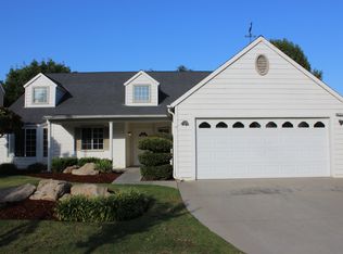 854 N Chapel Hill Ave, Clovis, CA 93611