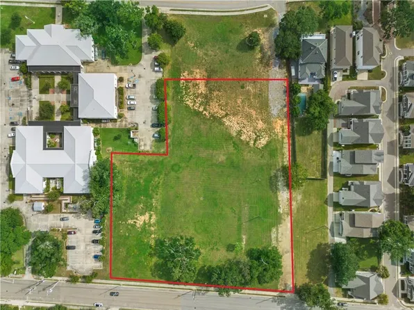 W 2nd St, Pass Christian, MS 39571