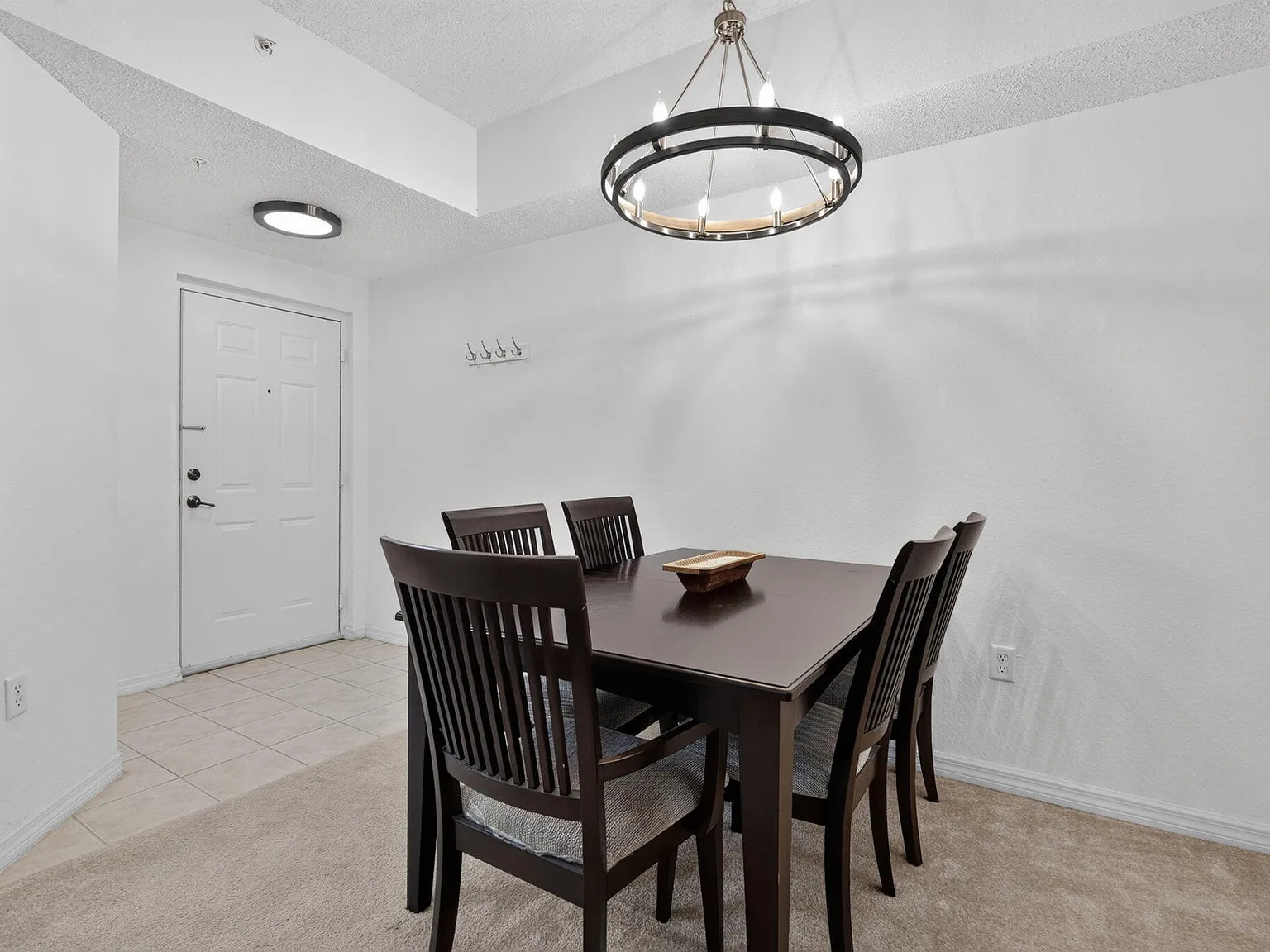 3 bed, 2.0 bath, 1316 sqft, $2,800 — Photo 3