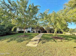 8004 Church St, Sneads, FL 32460