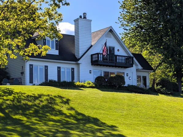 1 Brandywine Ln, Plattsburgh, NY 12901