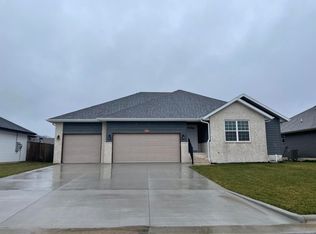 5635 W Mangrove St, Springfield, MO 65802