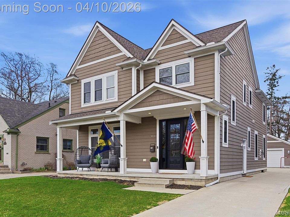 1st image of 911 Wyandotte Ave