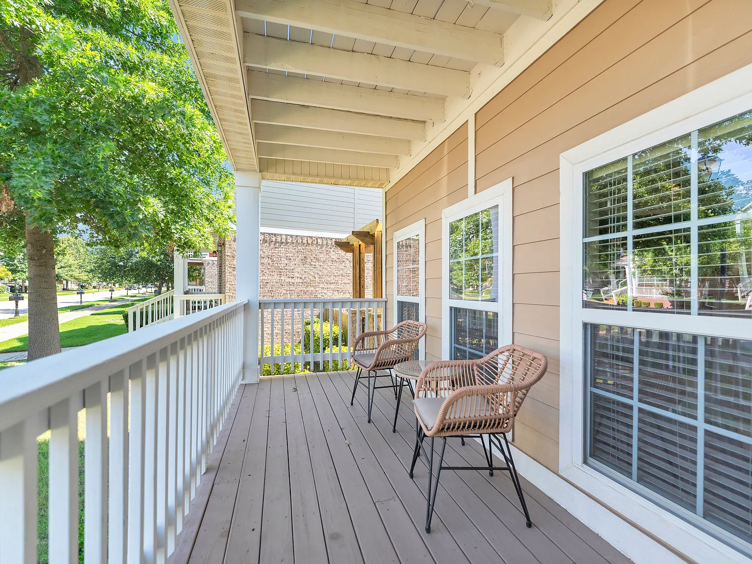 3 bed, 2.5 bath, 1827 sqft, $2,500 — Photo 3