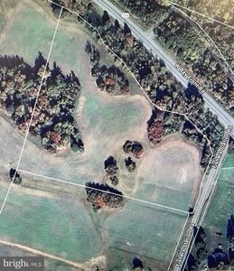 531 W Bay Front Rd, Lothian, MD, 20711