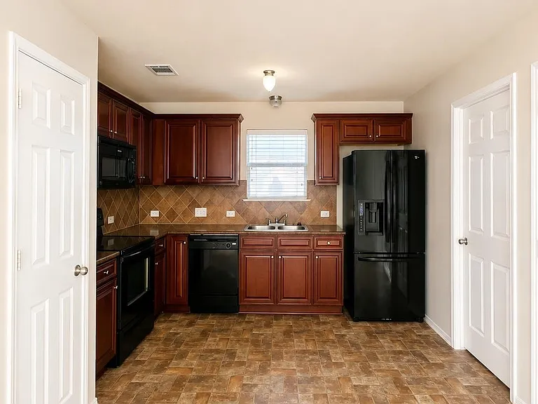 710 Alamo Plaza Dr — Photo 6