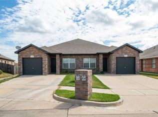 936 Walnut St, Burleson, TX 76028