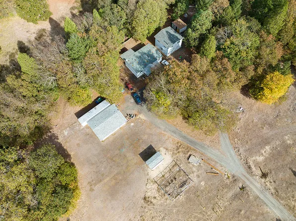 7910 Deer Creek Rd, Selma, OR 97538