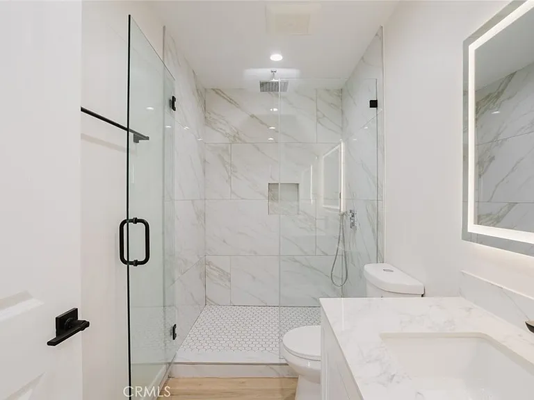 8915 Wakefield Ave — Photo 18