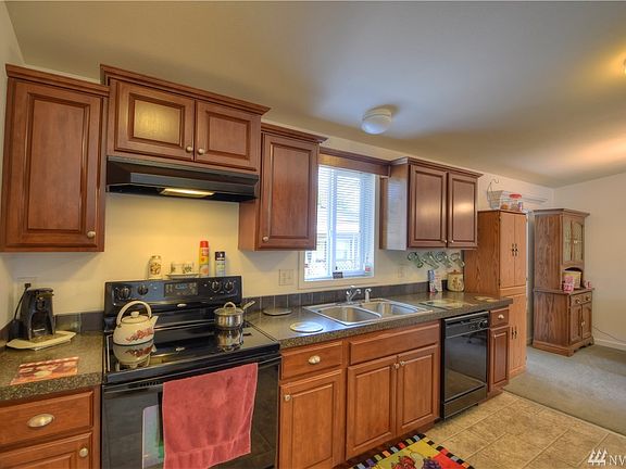3rd image of 8510 Martin Way E Unit 43