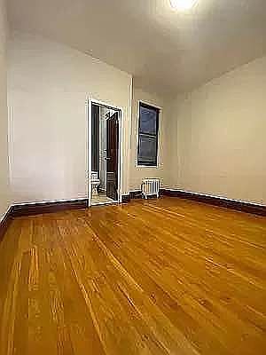3rd image of 28 W 125th St #B4