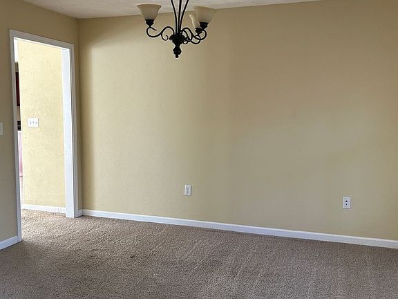 4th image of 719 Moorland Cir
