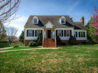102 Meadows Dr, Forest, VA 24551