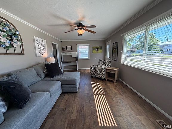 4th image of 923 Wildwood Dr