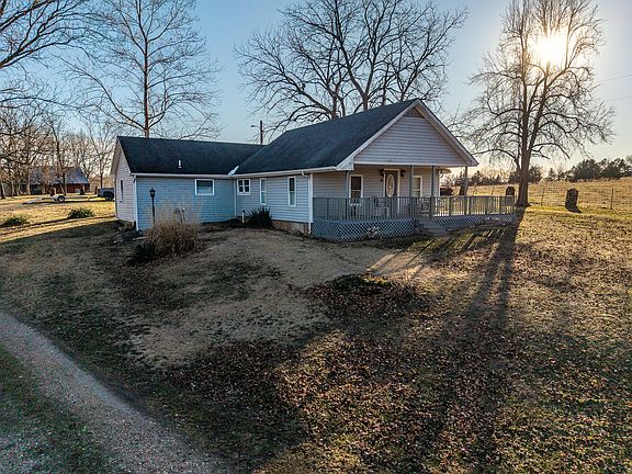 3rd image of 221 Simpson Road