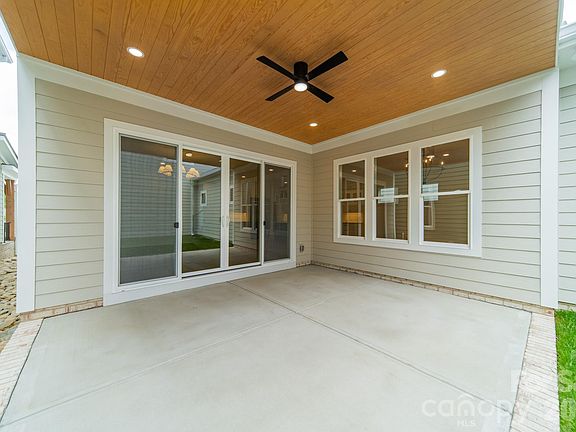 4th image of 19040 Newburg Hill Rd #25