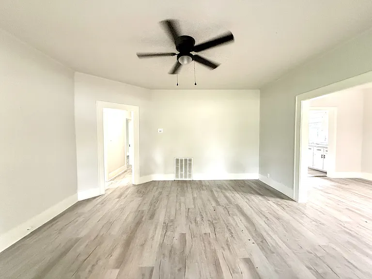 1105 NW Burch St — Photo 7