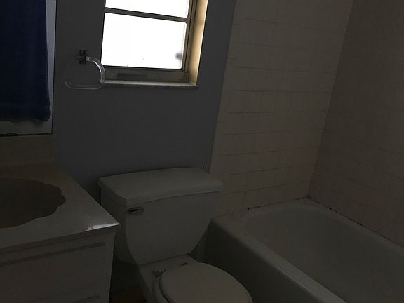 3rd image of 16002 Midlawn Pl