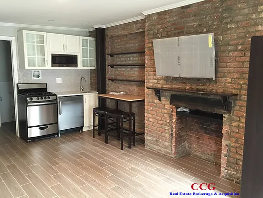 Rented by CCG Real Estate Brokerage | media 10