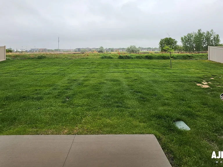 2542 E Meadowside Pl — Photo 21