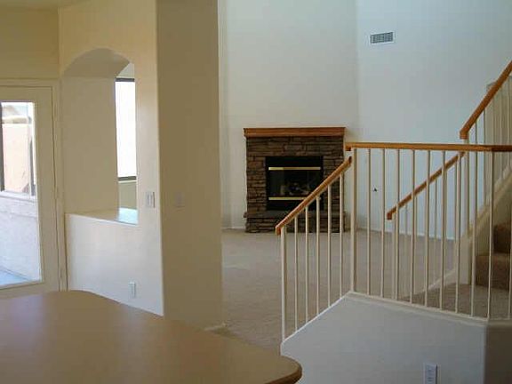 4th image of 688 W Holstein Drive